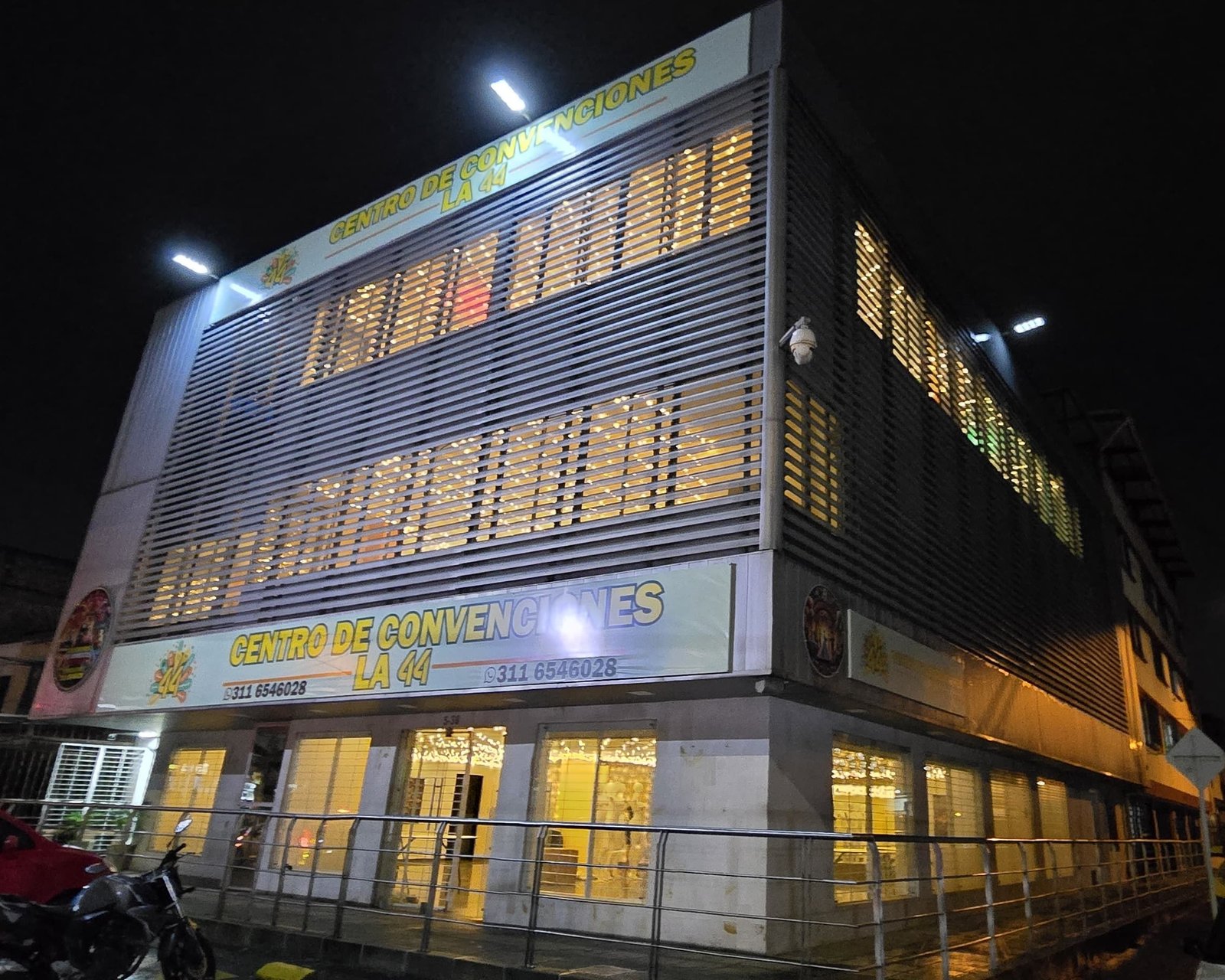 Salón La 44, 1 piso